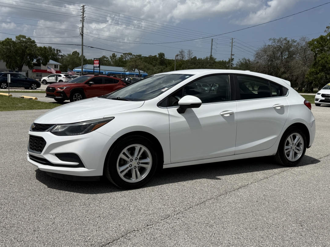White 2017 Chevrolet Cruze Hatchback Front-Wheel Drive 6-Speed Automatic