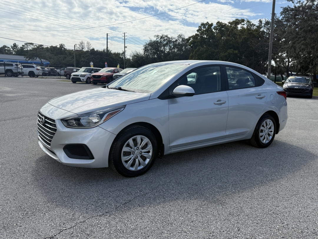 2022 Hyundai Accent SE