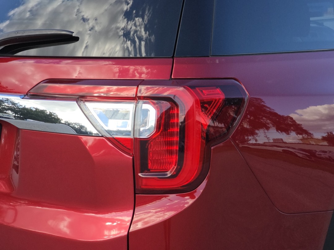 2023 GMC Acadia SLT - Photo 10