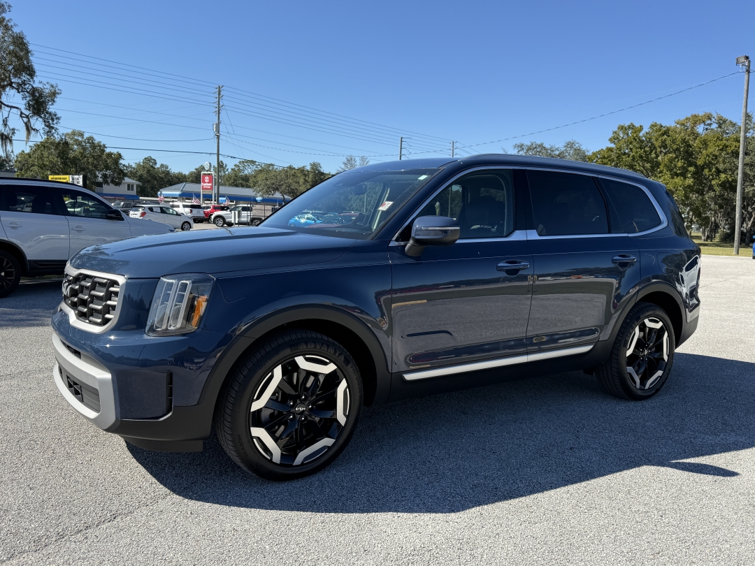 2023 Kia Telluride S's photo