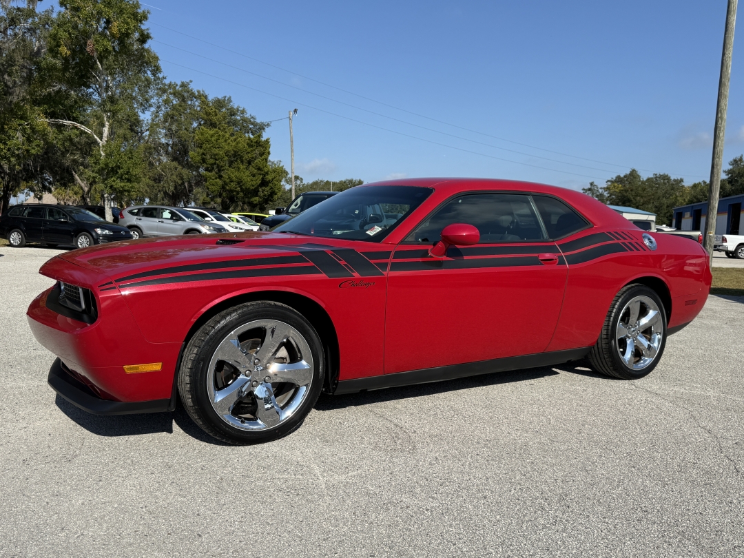 2012 Dodge Challenger SXT's photo