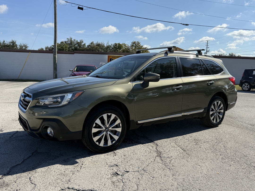 2019 Subaru Outback Touring's photo
