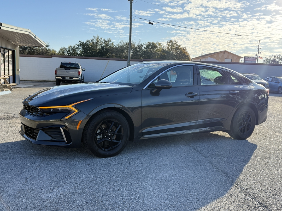 2025 Kia K5 LXS's photo