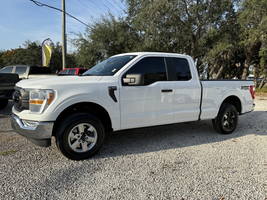 2022 Ford F-150 XL's photo