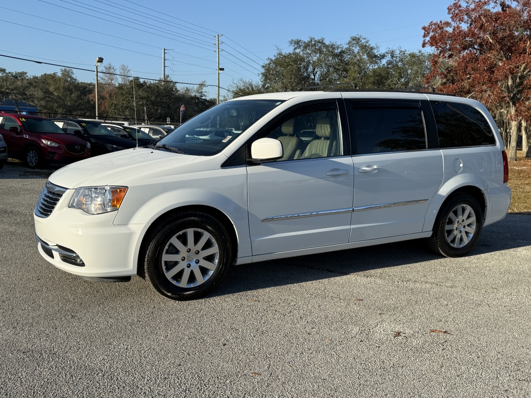 2016 Chrysler Town & Country Touring