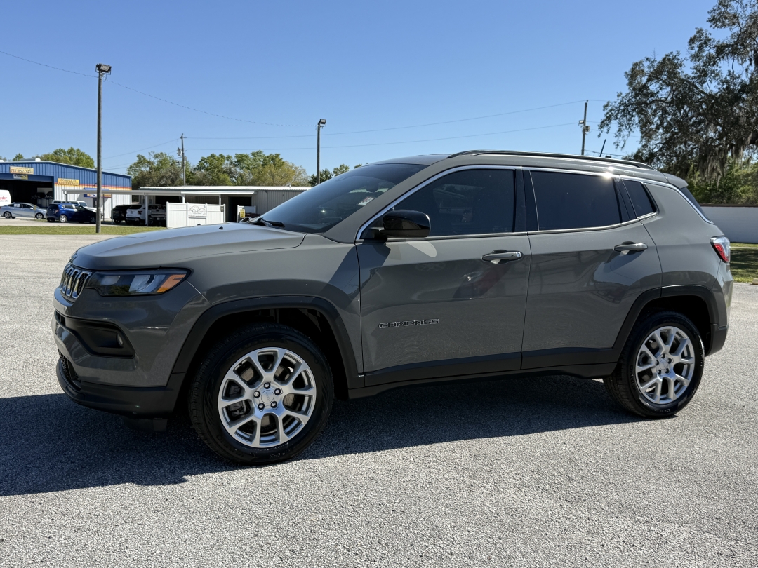 2023 Jeep Compass Latitude Lux