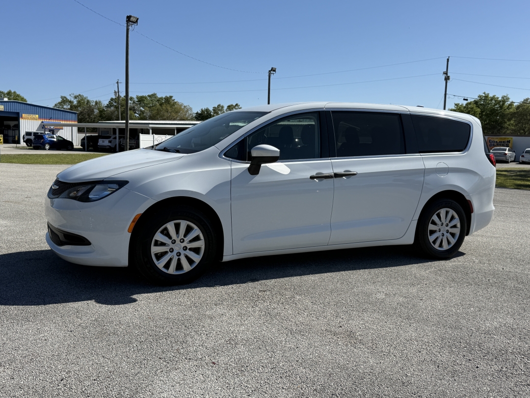 2021 Chrysler Voyager L