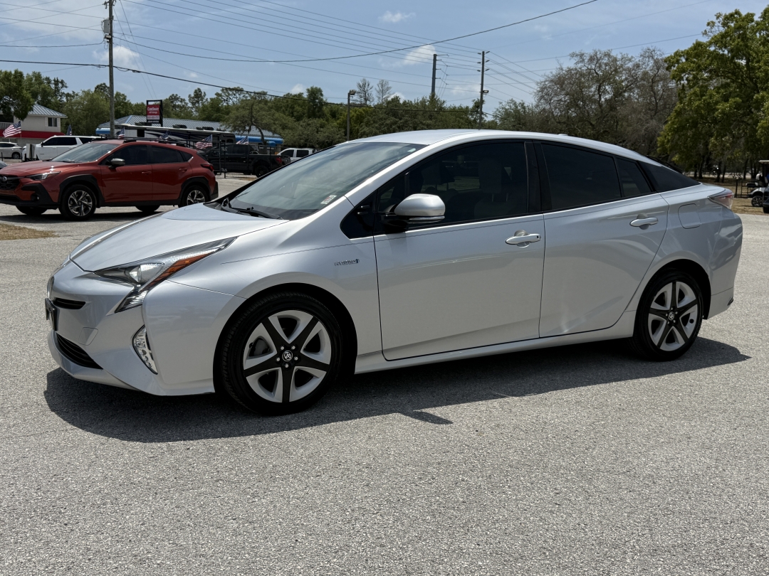 2017 Toyota Prius Four's photo