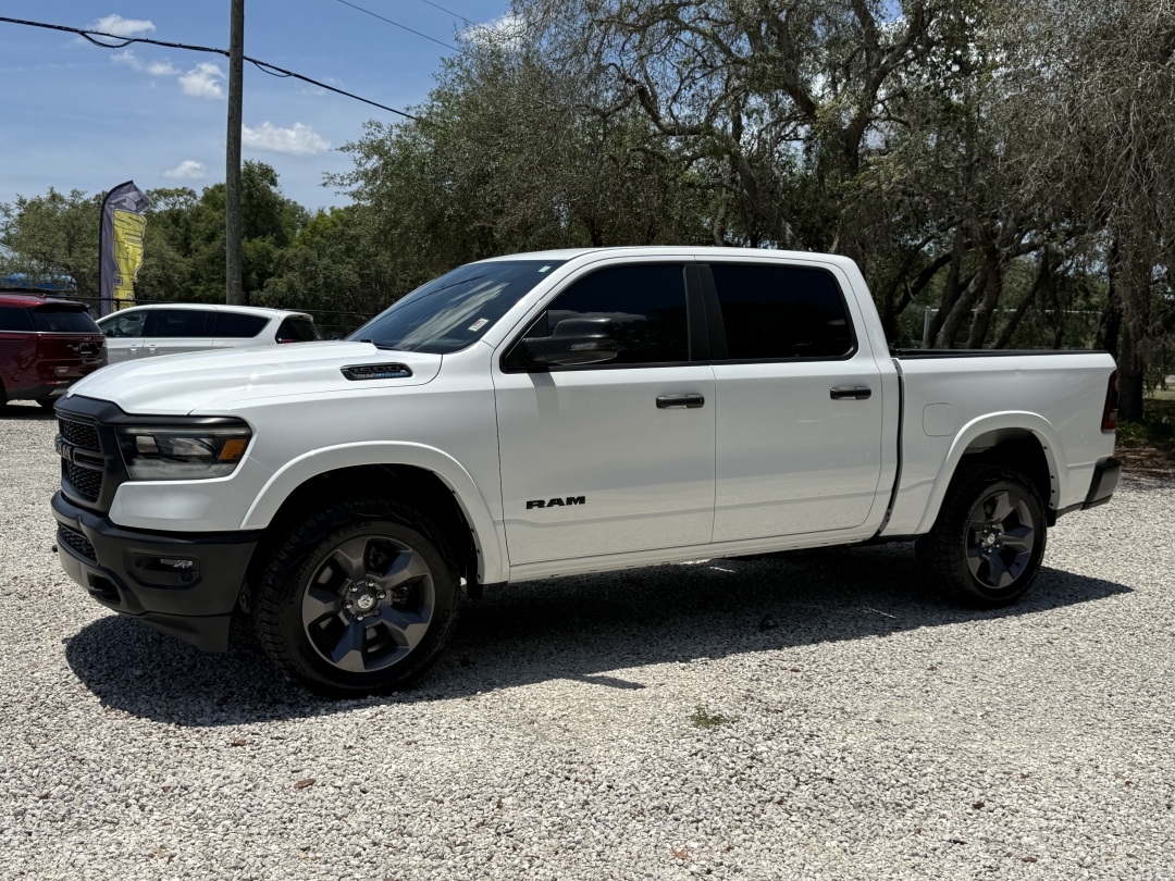 2023 RAM 1500 Big Horn/Lone Star 4x4 Crew Cab 5'7's photo