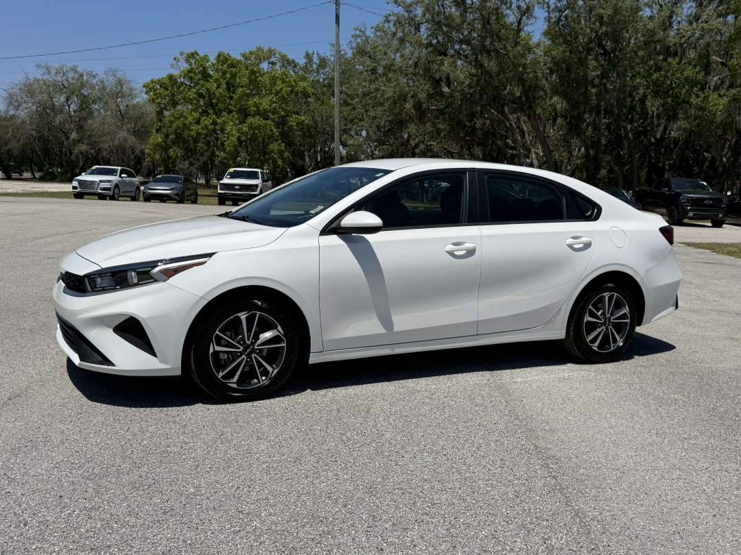 2024 Kia Forte LXS AT's photo