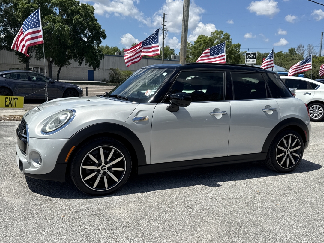 2020 MINI Hardtop Cooper S's photo