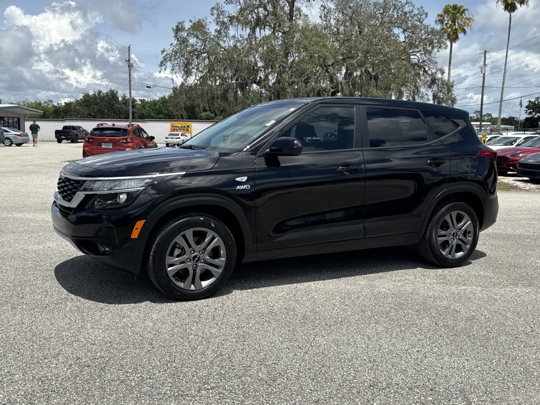 2023 Kia Seltos 2.0 LX AWD's photo