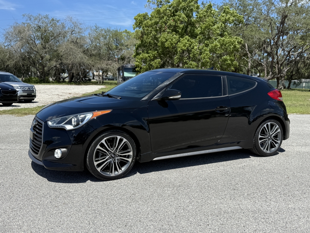 2016 Hyundai Veloster's photo